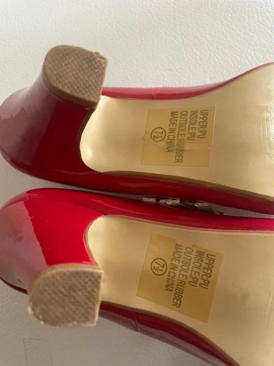 TG Women's Red Patent Leather Mary Jane Style Heels. Good Condition. Size 7 1/2. - Picture 7 of 9